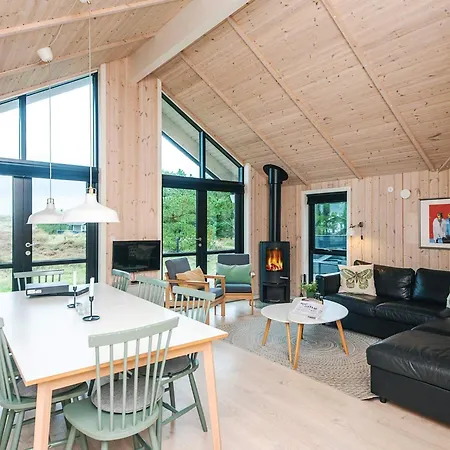 Spacious In With Sauna Holiday home