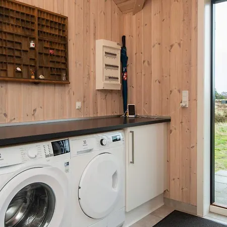Spacious In With Sauna Дом отдыха
