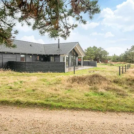 Spacious In With Sauna Holiday home